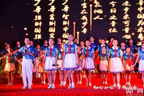 “初心如炬 幸福满仓” ——福州仓山区庆祝新中国成立70周年诗歌吟诵会29日晚举行