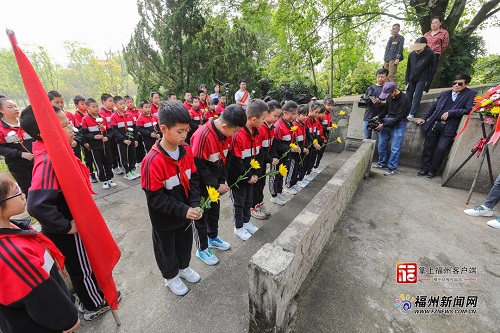 【网络中国节·清明】福州仓山举行祭扫严复陵墓活动