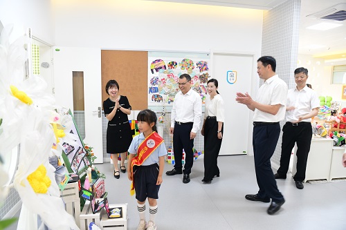区领导开展“六一”儿童节走访慰问活动
