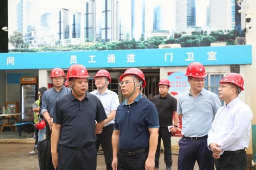 区主要领导到一线检查指导台风“康妮”防御工作